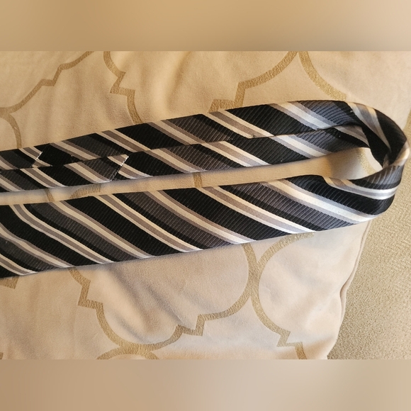 Classic Donald J Trump Tie - Picture 4 of 8